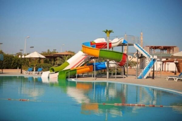Aqua, 4m high, one waterfall + one tube + one spiral