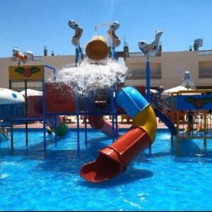 مجمع اكواكيدز داخل حمام سباحة